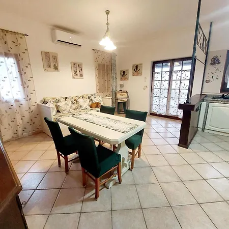 아파트 Two-room With Parking Space